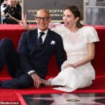 Emily Blunt e Stanley Tucci foram homenageados com estrelas na Calçada da Fama de Hollywood ao serem aplaudidos por seus cônjuges famosos