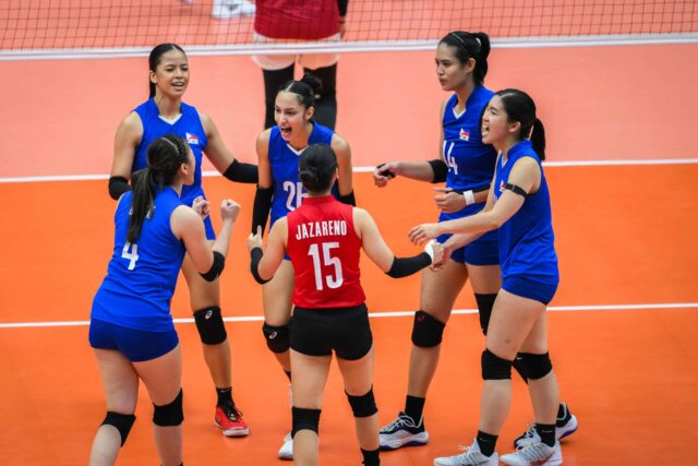 Alas Pilipinas durante um jogo contra a Indonésia na partida pela medalha de bronze do vôlei feminino do SEA Games 2025.