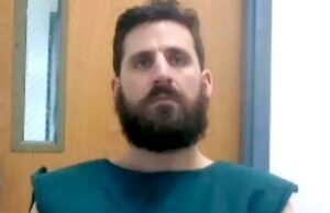 Assassino formal de Princeton que matou irmão e comeu seu globo ocular é encontrado morto em uma cela de prisão Assassino formal de Princeton que matou irmão e comeu seu globo ocular é encontrado morto em uma cela de prisão