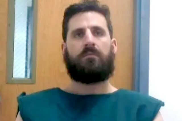 Assassino formal de Princeton que matou irmão e comeu seu globo ocular é encontrado morto em uma cela de prisão
