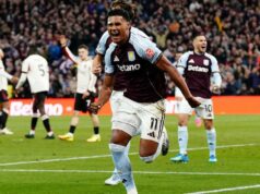 Aston Villa vence o Liverpool por 4 a 2 e se classifica para a Liga dos Campeões Aston Villa vence o Liverpool por 4 a 2 e se classifica para a Liga dos Campeões