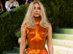 Até Kim Kardashian usa este óleo corporal de US $ 25 para estrias Até Kim Kardashian usa este óleo corporal de US $ 25 para estrias