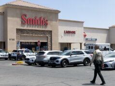 Atirador mata ex-mulher e seu novo marido em um supermercado de Las Vegas – no aniversário de 12 anos de seu filho Um casal foi morto a tiros em uma mercearia Smith's em Las Vegas.