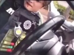 Atiradores da mesquita de San Diego planejavam atacar TRÊS alvos, revela o manifesto, enquanto um vídeo perturbador mostra seus momentos finais no carro antes da morte Cain Clark, 17 anos, filmou-se enquanto realizava um terrível tiroteio em uma mesquita de San Diego na segunda-feira – depois de supostamente escrever um manifesto que indicava que ele e Caleb Vazquez, 18 anos, planejavam atingir três alvos.