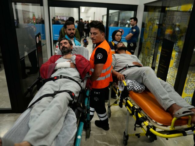 Ativistas da flotilha de Gaza alegam abuso e agressão sexual Ativistas da flotilha de Gaza alegam abuso e agressão sexual na detenção israelense