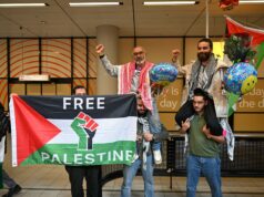 Ativistas detidos da flotilha de ajuda em Gaza chegam à Holanda Ativistas detidos da flotilha de ajuda em Gaza chegam à Holanda