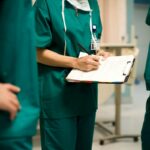 Atualização sobre vistos nos EUA: Médicos estrangeiros atingidos pela proibição de viagens recebem isenção