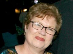 Audrey Beth Davis, publicitária de entretenimento de longa data, morre aos 82 anos Audrey Beth Davis, publicitária de entretenimento de longa data, morre aos 82 anos