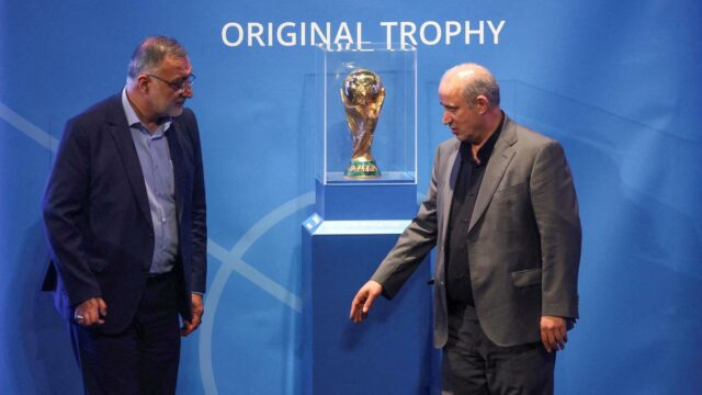 Autoridade canadense apóia relato de que o chefe da Federação iraniana teve sua entrada negada em evento da FIFA
