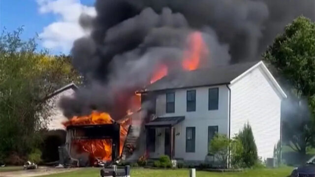 Avião monomotor bate em casa em Ohio, matando 2
