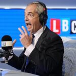 O líder reformista do Reino Unido, Nigel Farage, acusou a BBC de 'preconceito flagrante' depois de ser 'proibido' de aparecer nos discos Desert Island da Radio 4, nos quais os convidados compartilham suas músicas favoritas