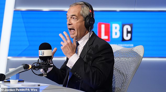 O líder reformista do Reino Unido, Nigel Farage, acusou a BBC de 'preconceito flagrante' depois de ser 'proibido' de aparecer nos discos Desert Island da Radio 4, nos quais os convidados compartilham suas músicas favoritas