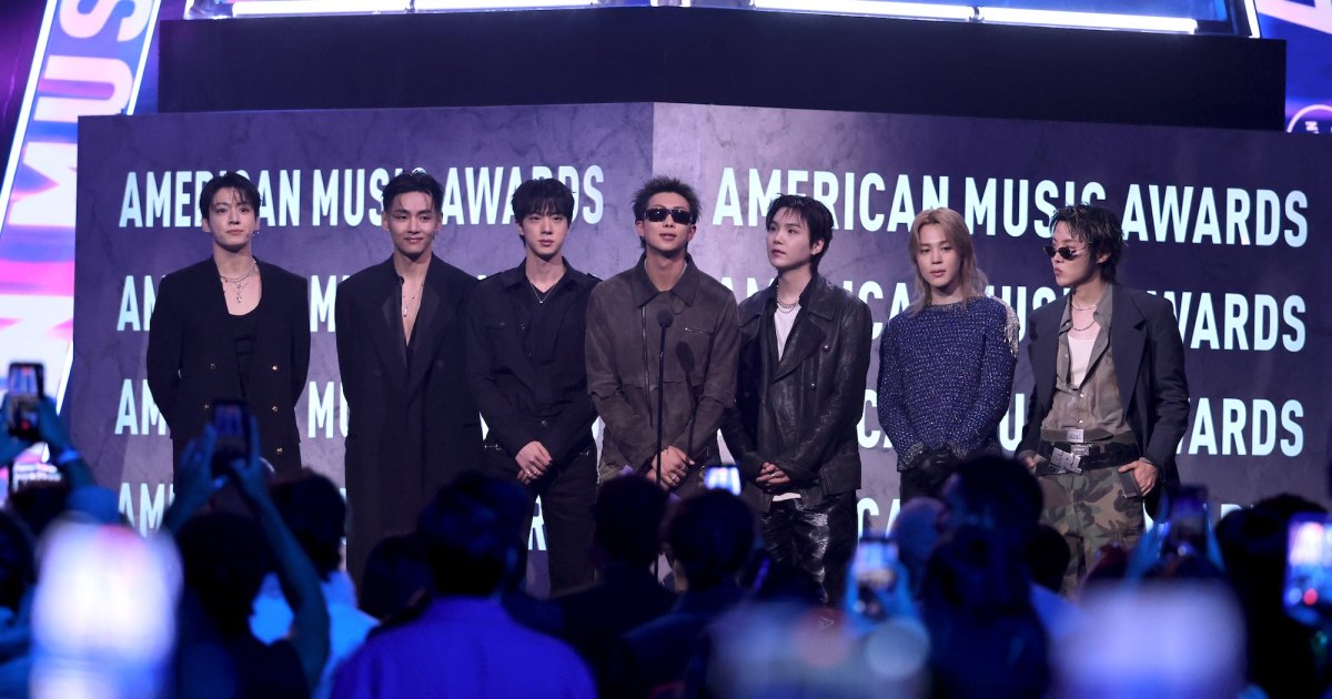 Apresenta tapete vermelho do American Music Awards 2026
