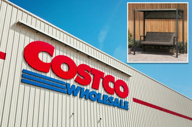 Balanços populares do pátio da Costco lembrados após ferimentos relacionados A placa da loja Costco Wholesale em Las Rozas, Madrid.