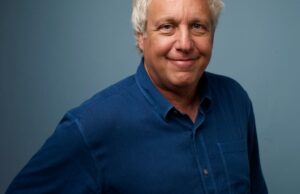 Barry Blaustein, escritor de comédias conhecido por ‘Saturday Night Live’ e ‘Coming to America’, morre aos 71 anos Barry Blaustein, escritor de comédias conhecido por 'Saturday Night Live' e 'Coming to America', morre aos 71 anos