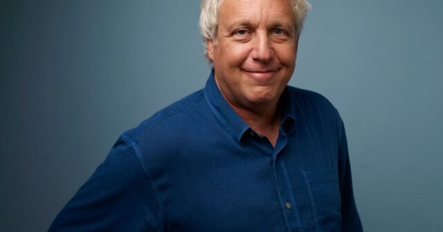 Barry Blaustein, escritor de comédias conhecido por 'Saturday Night Live' e 'Coming to America', morre aos 71 anos
