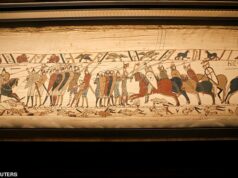 Bata o ponto! Como os ingressos para ver a Tapeçaria de Bayeux estão à venda por até £ 33 por cabeça, veja como vê-la de graça (mas sem as partes rudes!) O Museu Bayeux exibe a Tapeçaria Bayeux, que retrata cenas da Batalha de Hastings de 1066