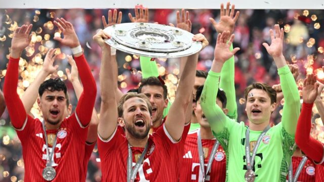 Bayern de Munique derrota Colônia e finalmente recebe o troféu Bayern de Munique derrota Colônia e finalmente recebe o troféu da Bundesliga