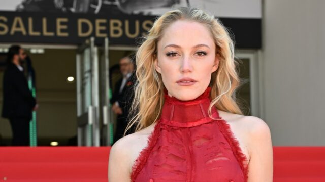 Bebês assassinados, machados enterrados em cabeças e uma monstruosa Maika Bebês assassinados, machados enterrados em cabeças e uma monstruosa Maika Monroe: 'Victorian Psycho' choca Cannes em ovação de 5 minutos