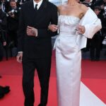 Bella Hadid, frequentadora regular de Cannes, comprou seu irmão mais novo, Anwar, como acompanhante para a estreia de Garance durante o 79º Festival de Cinema de Cannes, na noite de domingo.