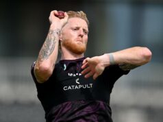 Ben Stokes ‘100 por cento pronto para lançar’ no retorno ao críquete Ben Stokes '100 por cento pronto para lançar' no retorno ao críquete