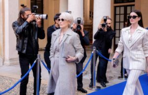 Bilheteria: ‘O Diabo Veste Prada 2’ deslumbra com estreia doméstica de US$ 77 milhões; Powers custa US$ 233 milhões em todo o mundo THE DEVIL WEARS PRADA 2, center, from left: Meryl Streep, Anne Hathaway, 2026. ph: Macall Polay /© Walt Disney Studios Motion Pictures /Courtesy Everett Collection