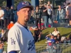 Blake Snell parece dolorosamente envergonhado quando o rap do SoundCloud volta para assombrá-lo no meio do jogo Blake Snell parece dolorosamente envergonhado quando o rap do SoundCloud volta para assombrá-lo no meio do jogo