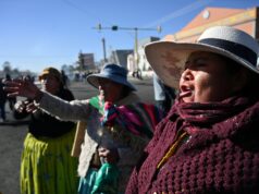 Bolívia lança repressão matinal contra bloqueios de estradas nos arredores de La Paz Bolívia lança repressão matinal contra bloqueios de estradas nos arredores de La Paz