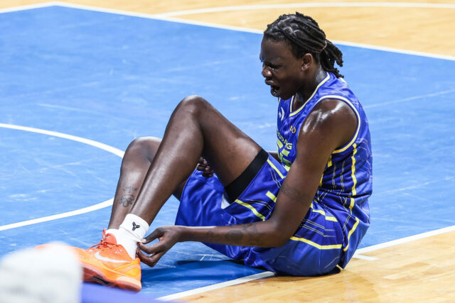 Bolts não se arrisca enquanto 5G recorre a Diouf enquanto A TNT ainda está otimista de que as chances do Tropang 5G não irão para Bol Bol, que está esgotado para a conferência.