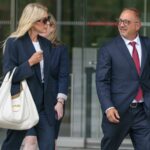 Bombeiro testa que perdeu a maior parte de US$ 110 mil em economias para a aposentadoria depois de investir em empresas negadas por Andrew Left