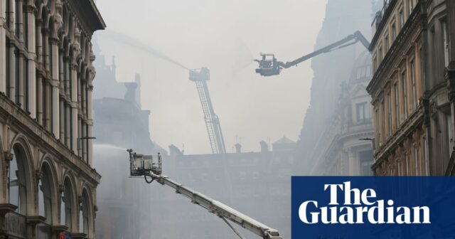 Bombeiros do Reino Unido são chamados para disparar uma bateria de íons de lítio a cada cinco horas
