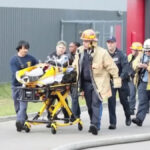 Bombeiros ficam feridos em explosão em estaleiro
