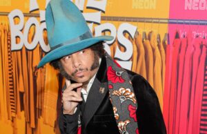 Boots Riley compra X Premium de Elon Musk para sustentar a onda de postagens de ‘I Love Boosters’: ‘They Got Me’ Boots Riley compra X Premium de Elon Musk para sustentar a onda de postagens de 'I Love Boosters': 'They Got Me'