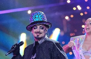 Boy George está fora do Festival Eurovisão da Canção enquanto Israel se classifica e os telespectadores ficam furiosos com problemas de som ‘terríveis’ durante a primeira semifinal ao vivo em Viena O Festival Eurovisão da Canção regressou na noite de terça-feira, mas deu azar a Boy George, que foi eliminado enquanto Israel se classificava.
