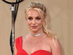 Britney Spears ‘se sente ótima’ ao sair da reabilitação após 3 semanas enquanto se prepara para a acusação de DUI Britney Spears deixou a reabilitação após uma internação de três semanas. O artista de 44 anos saiu das instalações na noite de quarta-feira, o Daily Mail pode confirmar. Visto em 2019