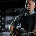 Bruce Springsteen chama Trump, Larry e David Ellison no penúltimo ‘Late Show’ de Colbert