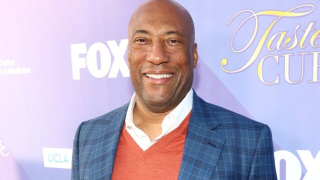 Byron Allen sobre como ele planeja usar o BuzzFeed para Byron Allen sobre como ele planeja usar o BuzzFeed para criar um 'primeiro serviço global de streaming gratuito', o que significa assumir o controle do horário da CBS de Colbert e por que ele deseja comprar Starz