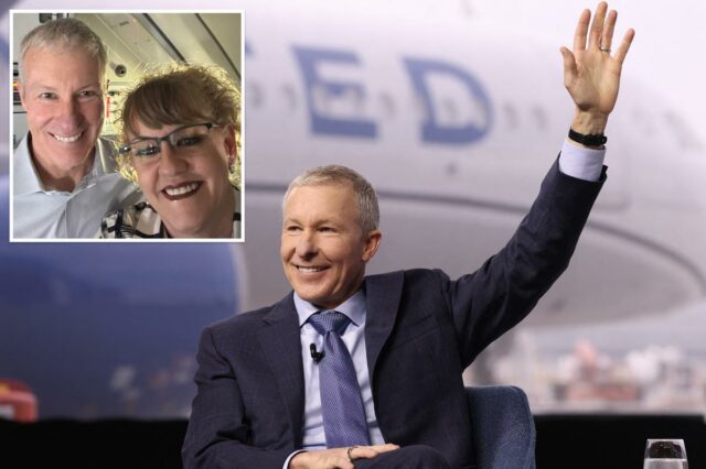 CEO da United Airlines é pego voando de primeira classe CEO da United Airlines é pego voando de primeira classe na American Airlines – após insultar a operadora rival