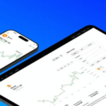 Aplicativo de negociação de criptografia Gemini exibido em smartphone e tablet mostrando gráficos de preços de Bitcoin, gerenciamento de portfólio de ativos digitais e interface de troca de criptomoedas. CFTC recua do caso de aplicação de futuros de Bitcoin Gemini em meio a polêmica