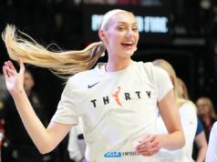 Cameron Brink se torna viral pela reação ao bloqueio de Caitlin Clark PORTLAND, OREGON - MAY 03: Cameron Brink #22 of the Los Angeles Sparks reacts prior to the preseason game against the Portland Fire at Moda Center on May 03, 2026 in Portland, Oregon. (Photo by Soobum Im/Getty Images)