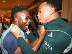 Campeões! Arsenal conquista título da Premier League e encerra seca de 22 anos Campeões! Arsenal conquista título da Premier League e encerra seca de 22 anos