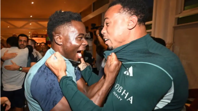Campeões! Arsenal conquista título da Premier League e encerra seca de 22 anos
