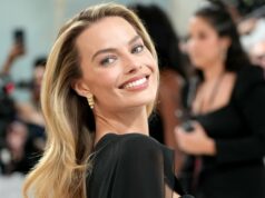 Canal de jeans fora de serviço de Margot Robbie, estilo garota rica de Nova York Jennifer Aniston comparece