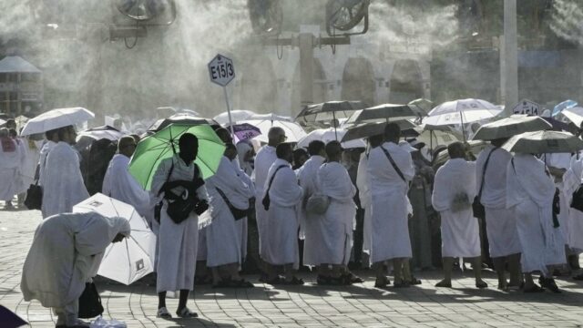 Cara Arab Saudi Redam Suhu Panas Ekstrem saat Puncak Ibadah Haji
