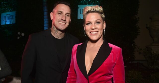 Carey Hart compartilha rara homenagem à esposa Pink em homenagem Carey Hart compartilha rara homenagem à esposa Pink em homenagem ao Dia das Mães