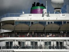 Centenas de britânicos são detidos em um navio de cruzeiro na França depois que um passageiro do Reino Unido morre e dezenas apresentam sintomas de norovírus Centenas de britânicos estão detidos em um navio de cruzeiro francês depois que um passageiro morreu e dezenas de outros apresentam sintomas de suspeita de norovírus