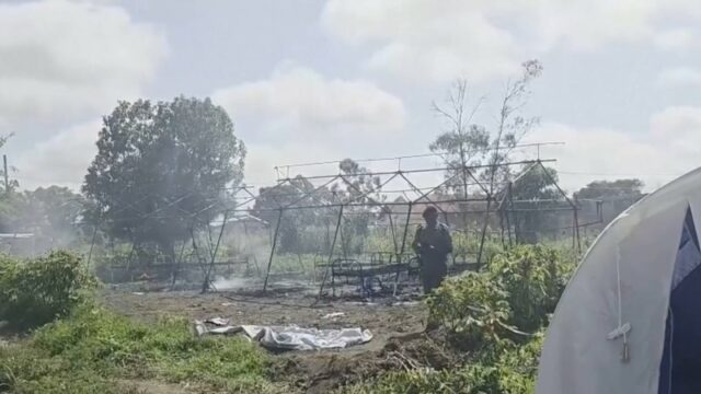 Centro de tratamento de Ebola é incendiado em país africano
