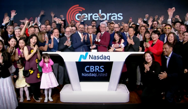 Cerebras levanta US$ 5,5 bilhões, iniciando a temporada de IPO Cerebras Nasdaq opening bell