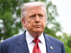 Cessar-fogo entre Rússia e Ucrânia mediado por Trump é tenso por combates contínuos President Donald Trump speaks to journalists before departing from the South Lawn of the White House in Washington, DC, on May 8. (Photo by Mandel NGAN / AFP via Getty Images)