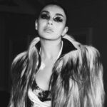 Charli xcx lança vídeo de 'Rock Music' - É rock ou não é rock? Os fãs concordam: a resposta é sim